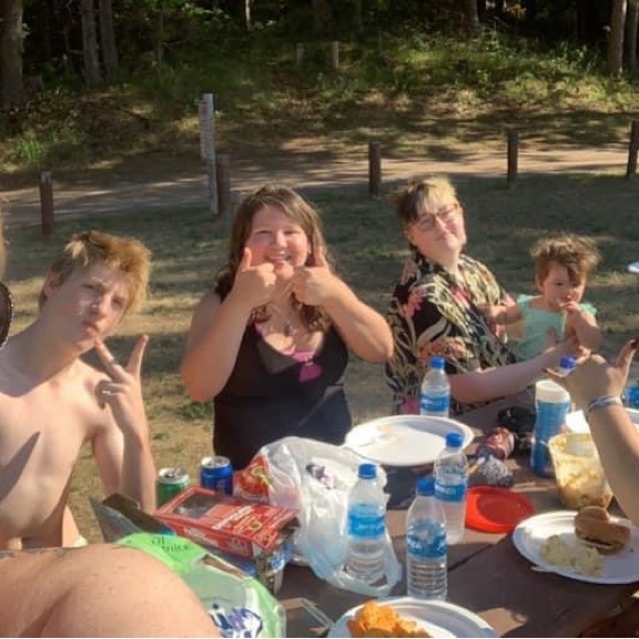 Meet your Posher, Michelle - Picture 3 of 6